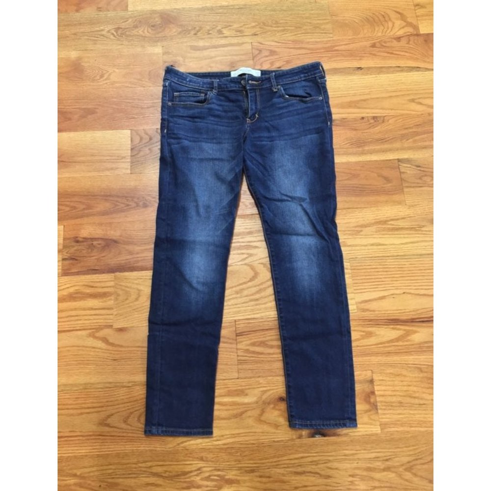 ABERCROMBIE AND FITCH Skinny Blue Jeans
